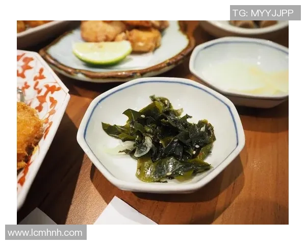 足球明星聚餐盛况揭秘各路球星共享美食瞬间尽显风采